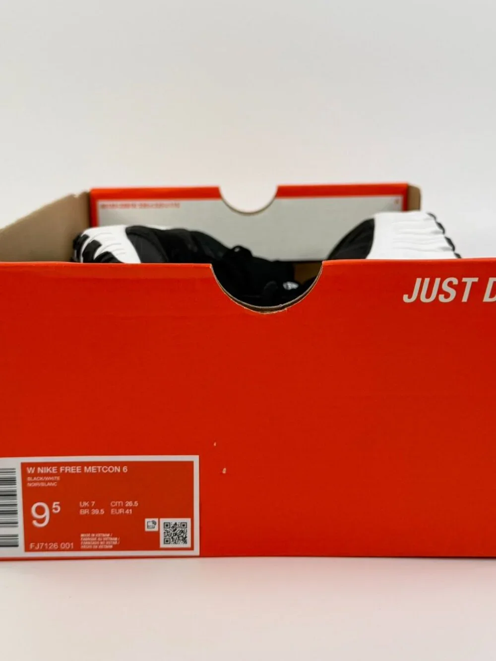 Nike Women's Free Metcon 6 'Black White' FJ7126-001 Gym size 9.5